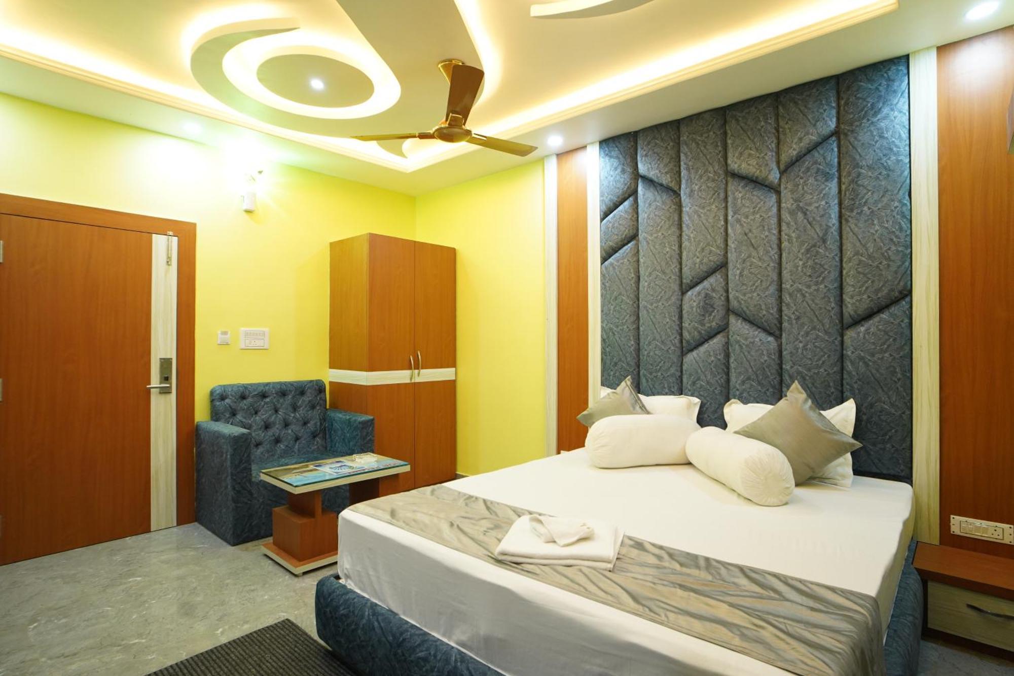 Goa Beach Resort On Beach Mandarmani Exterior foto
