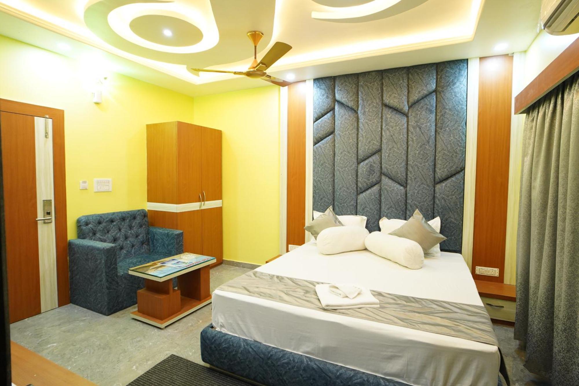 Goa Beach Resort On Beach Mandarmani Exterior foto